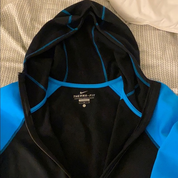 Nike Women’s Full Zip Hoodie - Picture 3 of 3